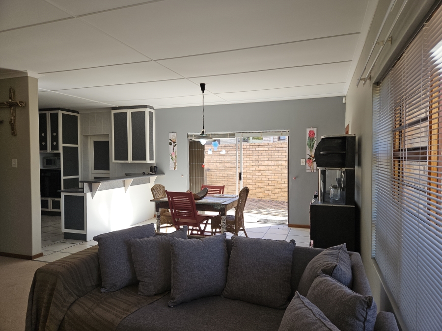 3 Bedroom Property for Sale in Wavecrest Eastern Cape